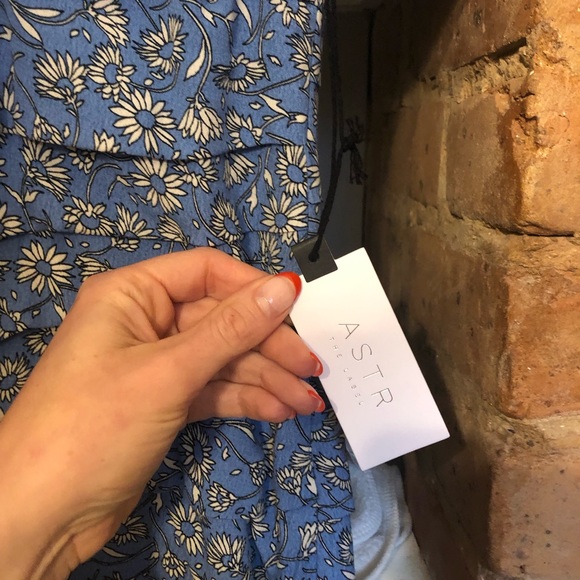 ASTR the label Amaris Dress - Picture 2 of 5